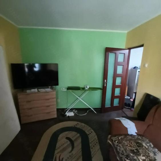 Apartament cu 2 camere decomandat în Ostroveni