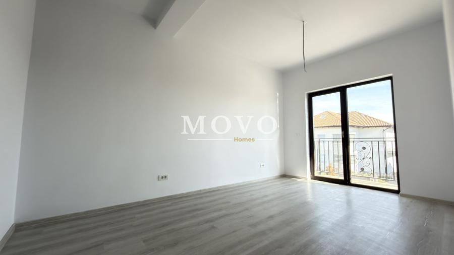 Duplex cu 4 camere cu Canalizare în Moșnița Nouă