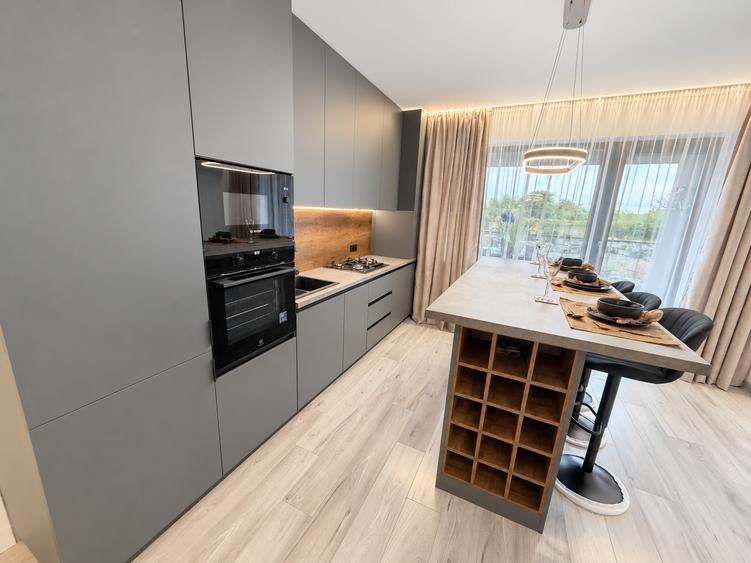 Apartament cu 3 camere decomandat în Energia