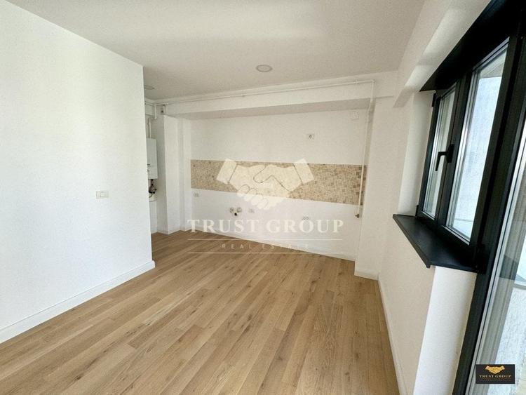 Apartament cu 3 camere decomandat în Polonă