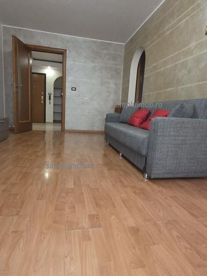 Apartament cu 3 camere semidecomandat, mobilat în Olteniței