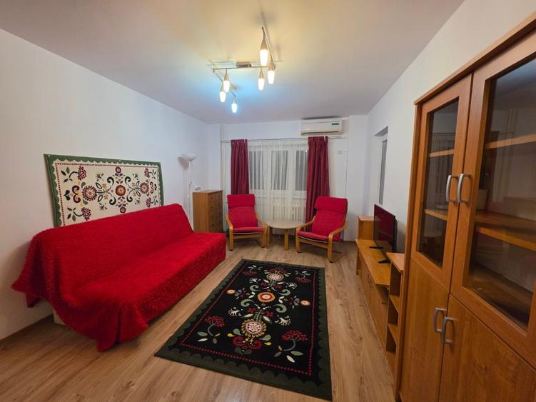 Garsonieră decomandată în Baba Novac
