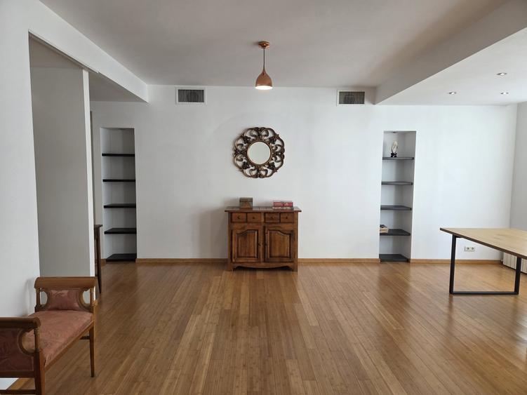 Apartament cu 3 camere decomandat, mobilat în Dorobanți