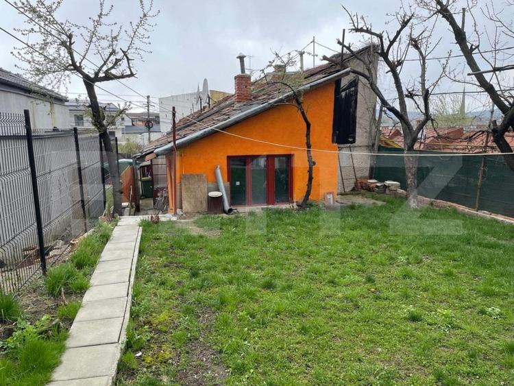 Casă individuală cu 4 camere cu Canalizare în Zorilor