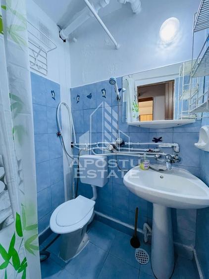 Garsonieră decomandată în 6 Vânători