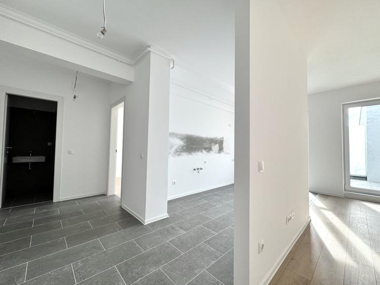 Apartament cu 3 camere semidecomandat în Străulești