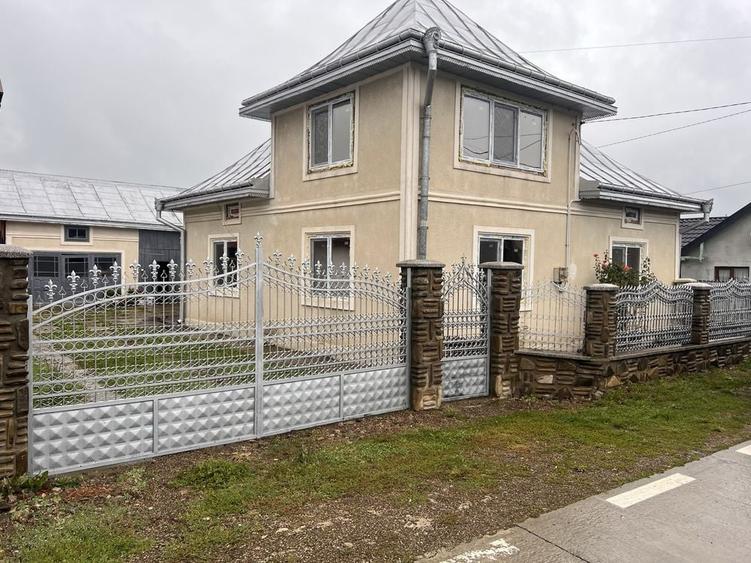 Casă cu 4 camere în Marginea
