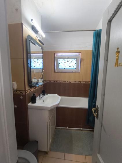 Apartament cu 2 camere semidecomandat, mobilat în Casa de Cultură