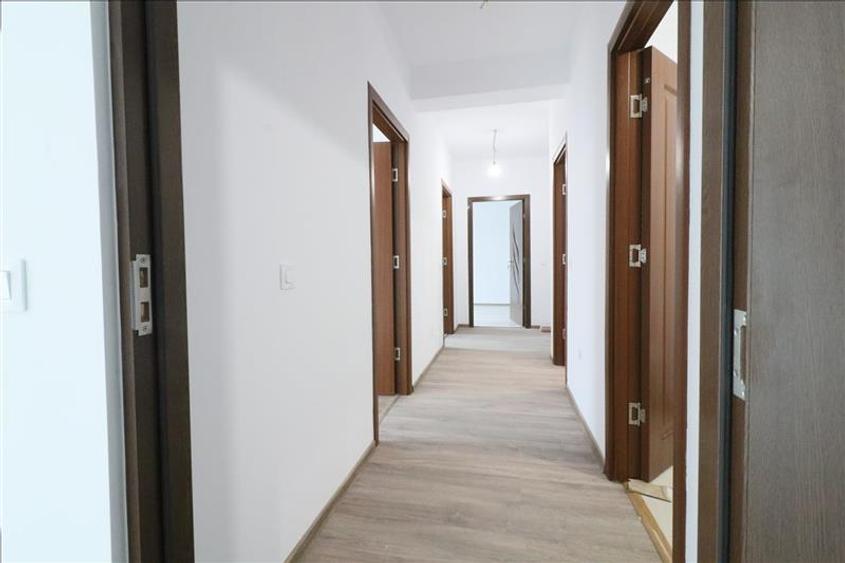 Apartament cu 4 camere decomandat în Păcurari