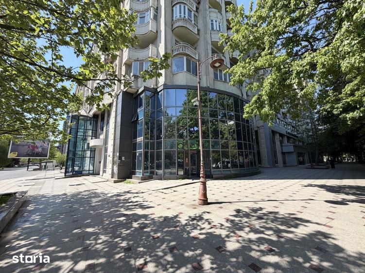 Spațiu comercial, de 845 mp, în Centrul Civic