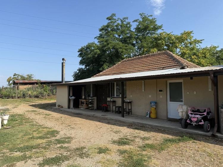 Casă cu 3 camere în Balta