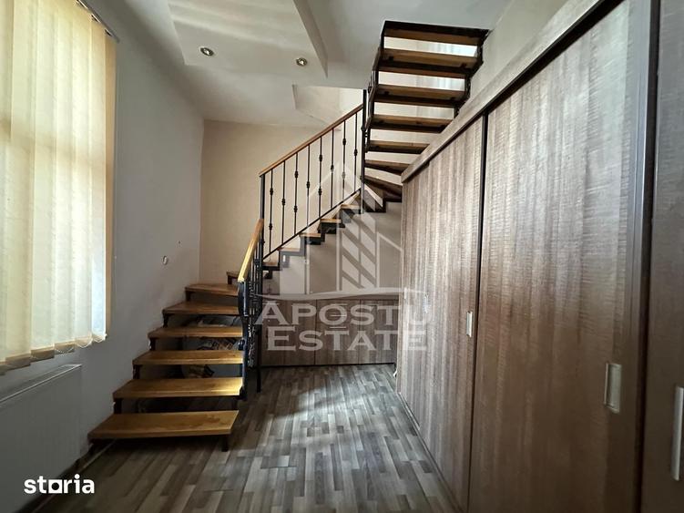 Casă cu 4 camere cu Teren 200 Mp în Central