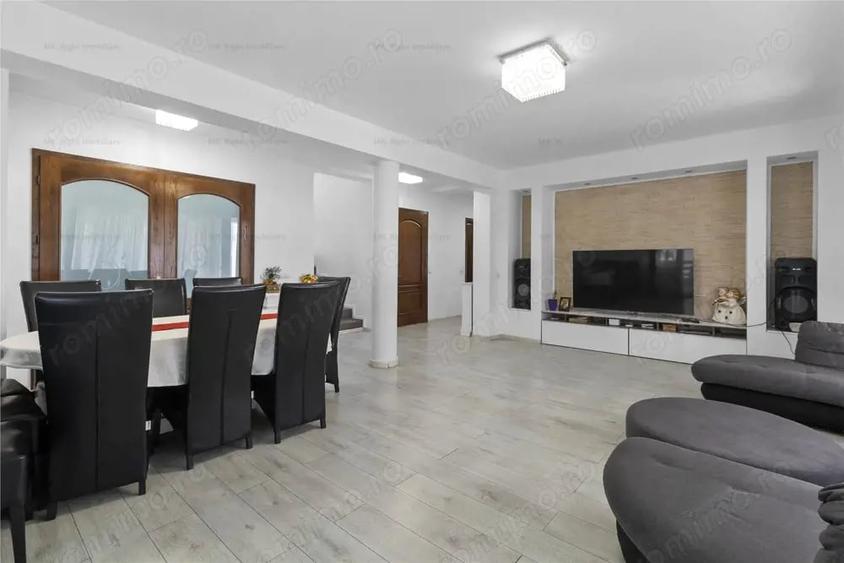 Casă cu 5 camere cu Teren 1644 Mp în Sânpetru
