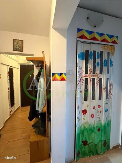 Apartament cu 3 camere decomandat în Mioriței