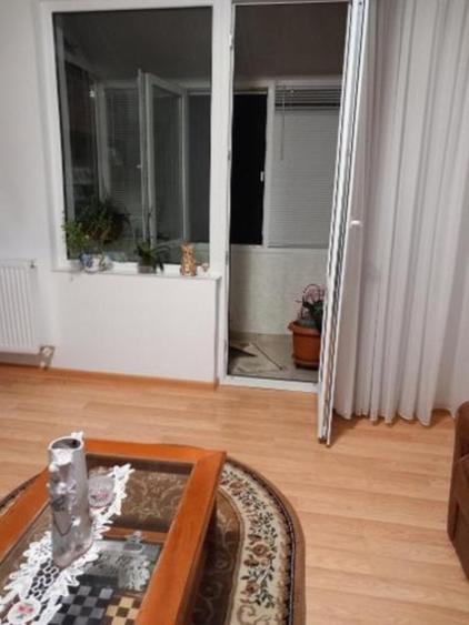 Apartament cu 2 camere decomandat, mobilat în Democrației