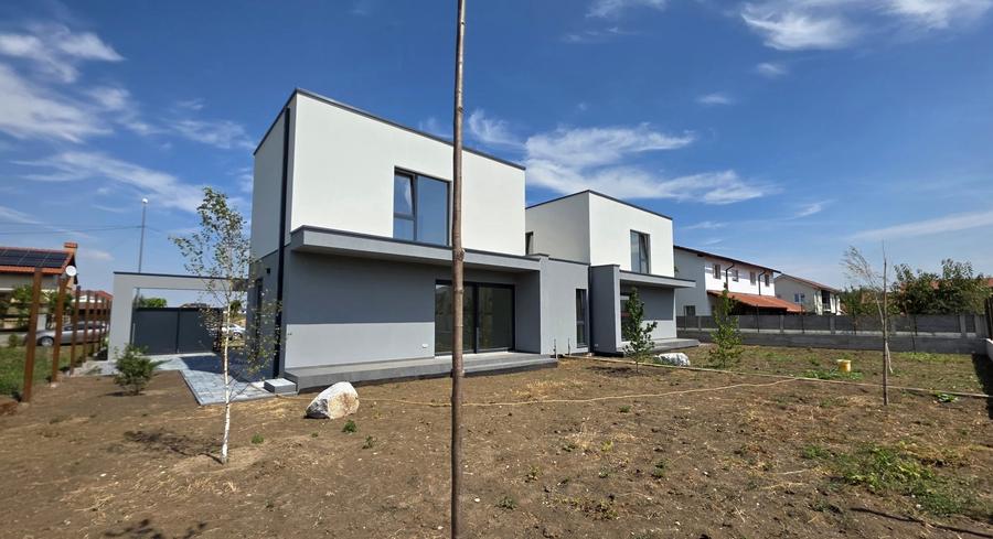Duplex cu 5 camere cu Canalizare în Dumbrăvița
