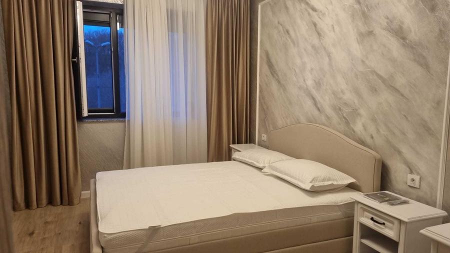 Apartament cu 3 camere semidecomandat în Băneasa