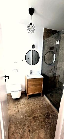 Duplex cu 5 camere cu Canalizare în Central
