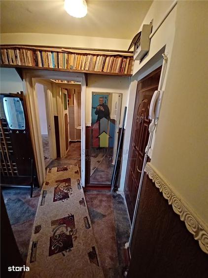 Apartament cu 2 camere semidecomandat în Școlilor