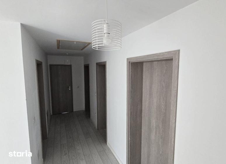 Casă cu 5 camere cu Teren 500 Mp în Breazu