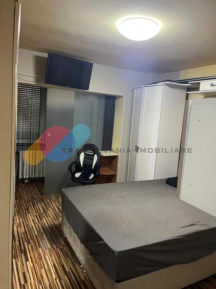 Apartament cu 3 camere decomandat, mobilat în Între Lacuri