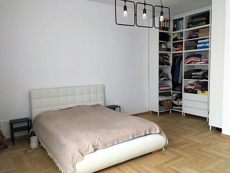 Apartament cu 4 camere decomandat în Central