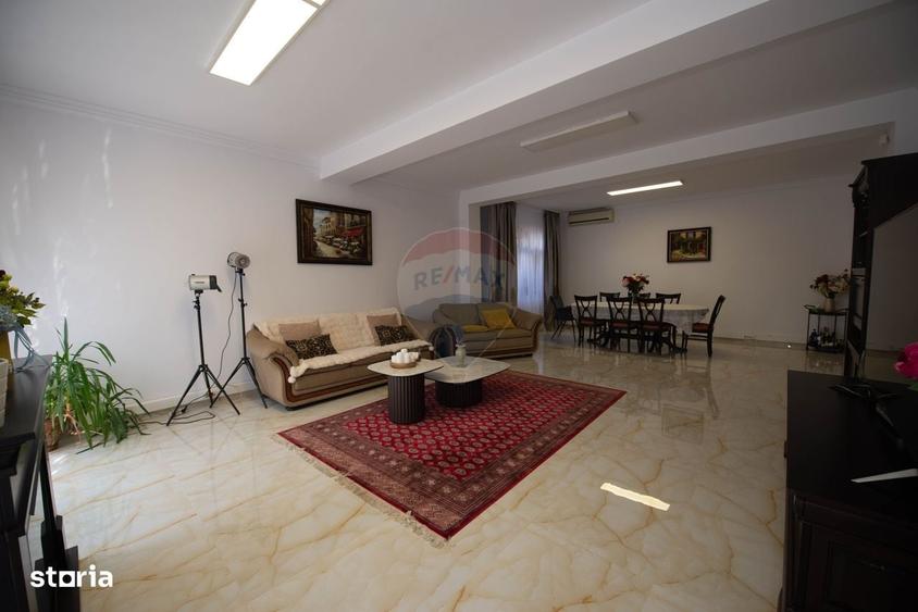 Casă cu 4 camere în Central