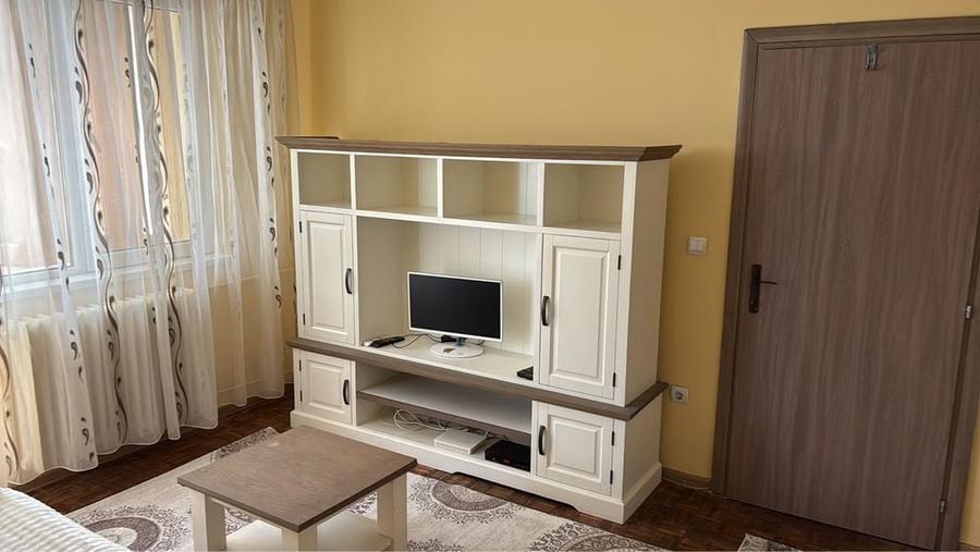 Apartament cu 2 camere nedecomandat în Central