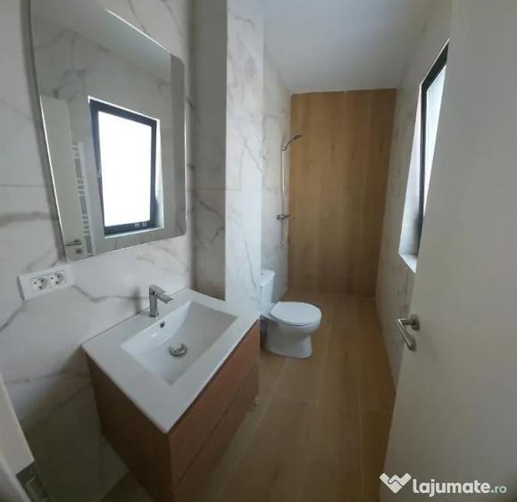 Casă cu 5 camere cu Teren 300 Mp în Central