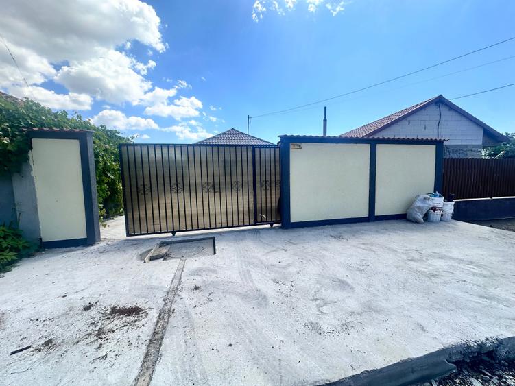 Casă cu 4 camere în Exterior Vest