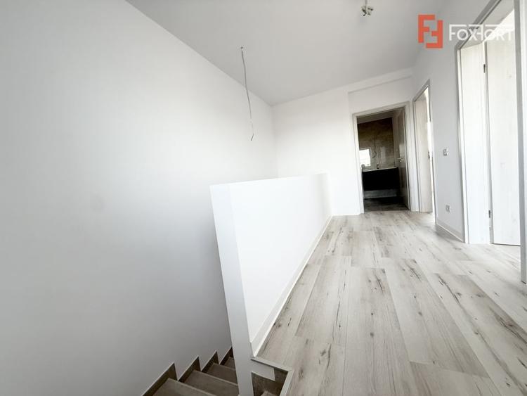 Duplex cu 4 camere cu Canalizare în Săcălaz