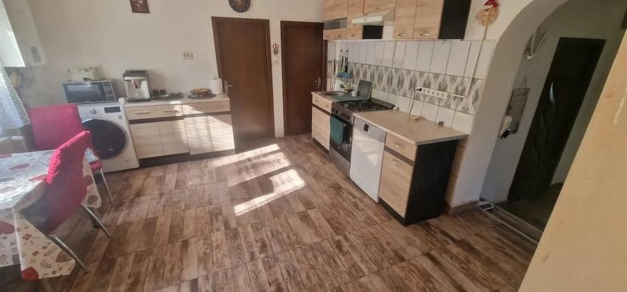 Casă cu 3 camere cu Teren 540 Mp în Central