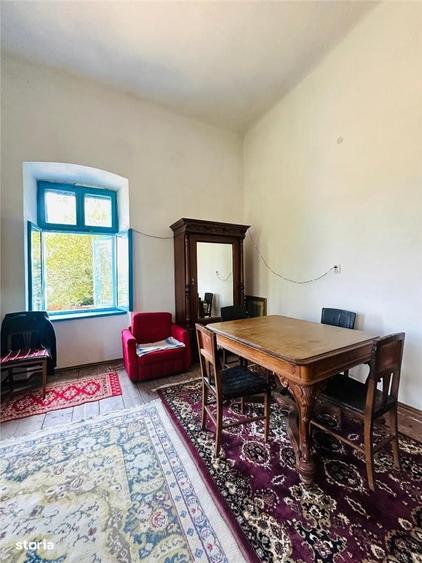 Casă cu 4 camere în Româna