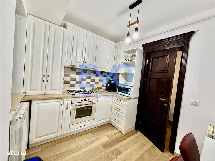 Apartament cu 3 camere decomandat în Galata