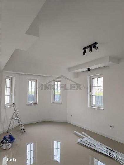 Casă cu 4 camere în Stupinii Prejmerului