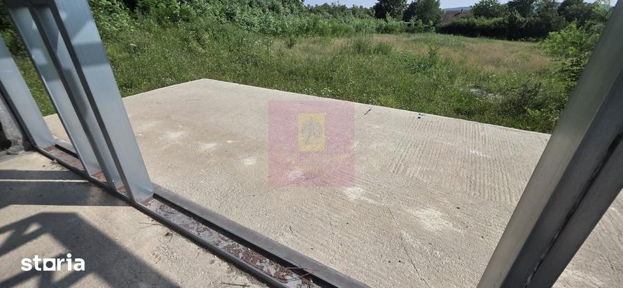 Casă cu 3 camere cu Canalizare în Brebu