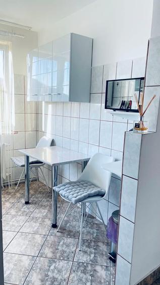 Apartament cu 2 camere semidecomandat în Ultracentral