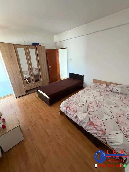 Apartament cu 3 camere nedecomandat în Vest
