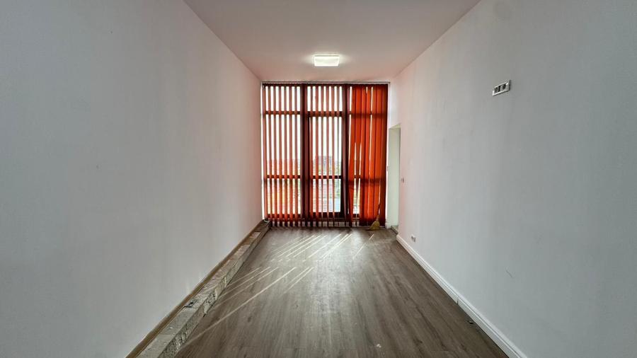 Apartament cu 3 camere, mobilat în Complex Studențesc