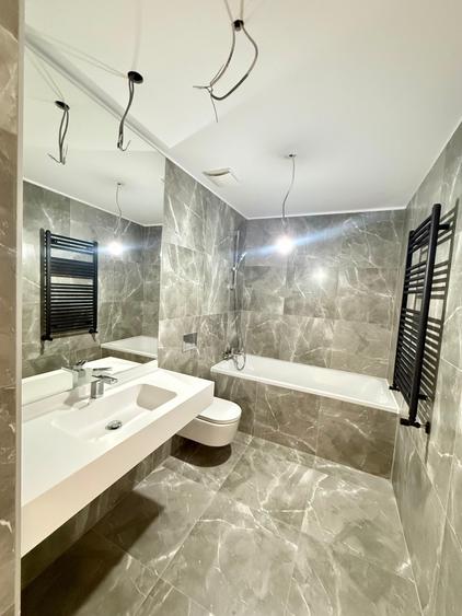 Apartament cu 3 camere semidecomandat în Cotroceni