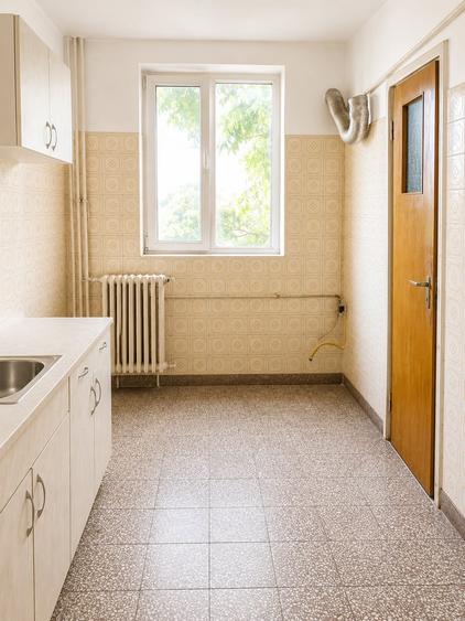 Apartament cu 3 camere decomandat în Virtuții