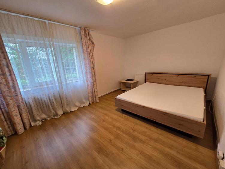 Apartament cu 2 camere decomandat în Zorilor