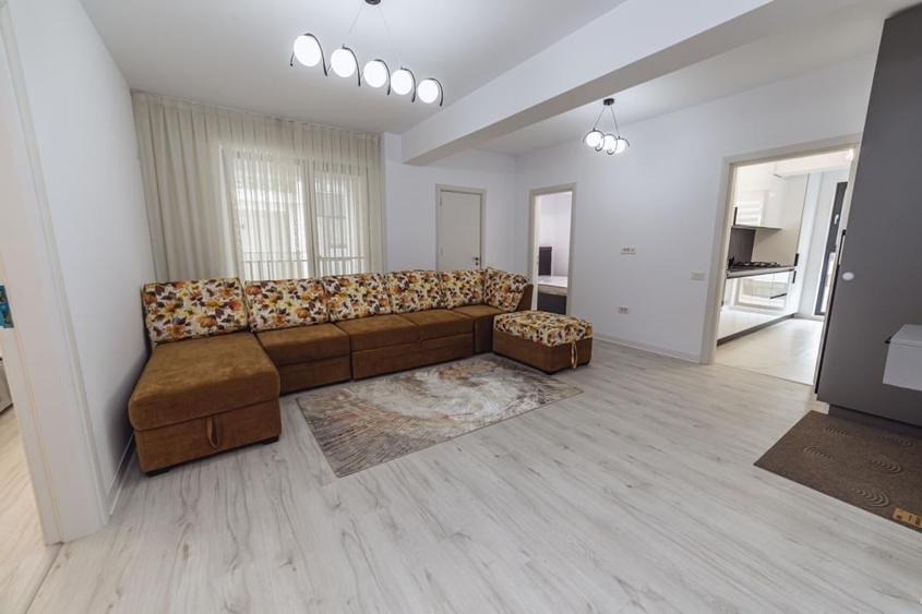 Apartament cu 3 camere decomandat, mobilat în Central