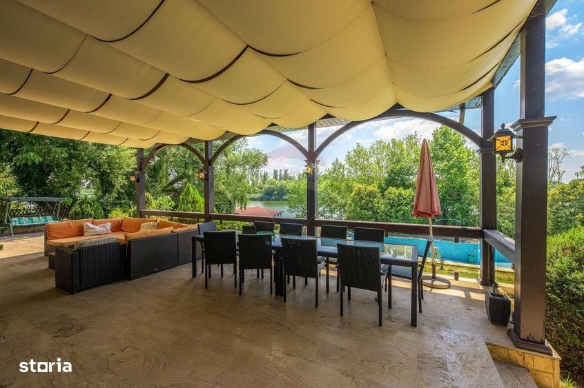 Casă cu 4 camere în Băneasa