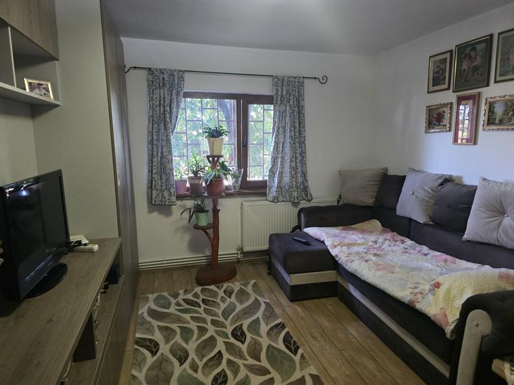 Apartament cu 2 camere semidecomandat în Poarta 6