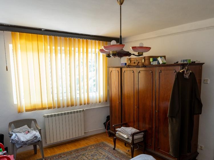 Casă individuală cu 5 camere cu Teren 216 Mp în Brâncoveanu
