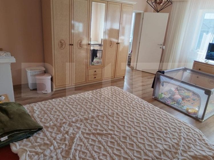 Casă individuală cu 5 camere cu Canalizare în Central