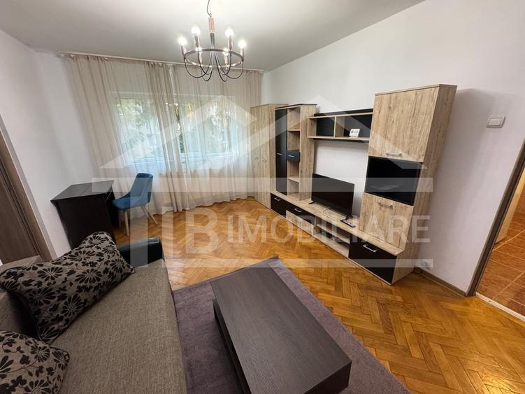 Apartament cu 3 camere semidecomandat în 7 Noiembrie