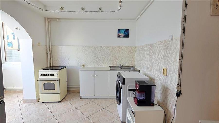 Apartament cu 2 camere decomandat în Triaj