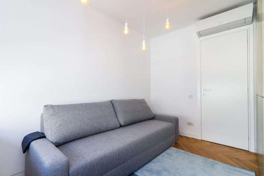 Apartament cu 4 camere decomandat, mobilat în Calea Victoriei